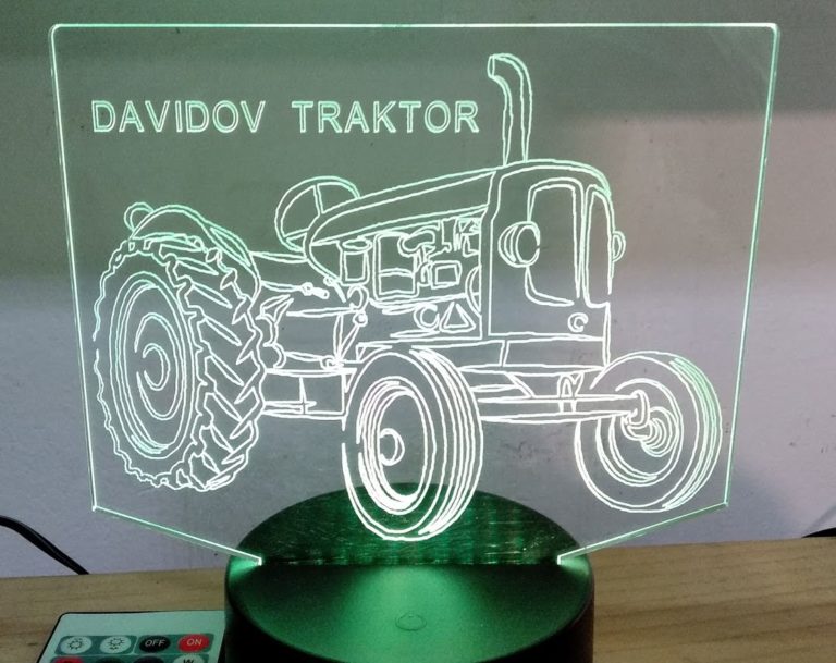 LED noćna lampa od pleksiglasa s graviranim traktorom